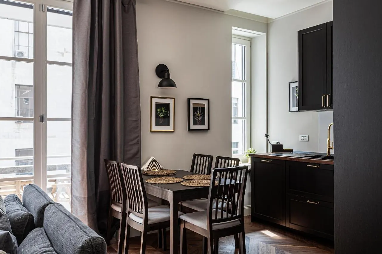 Wide And Bright Two Bedroom Apartment- Via Freguglia Milan Apartment